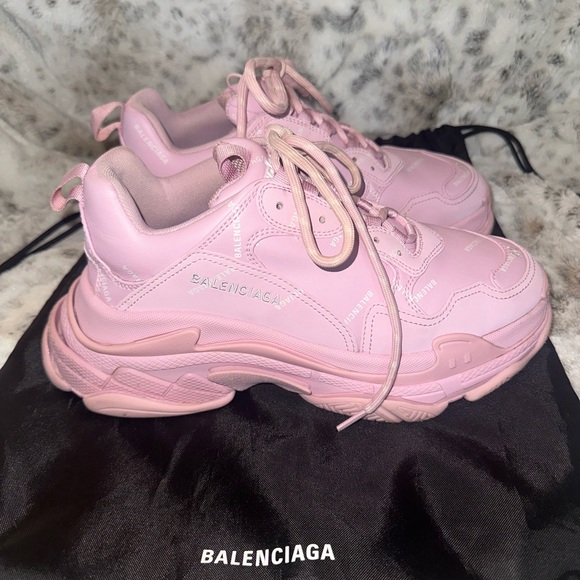 Balenciaga Triple S pink sneakers - Picture 3 of 6